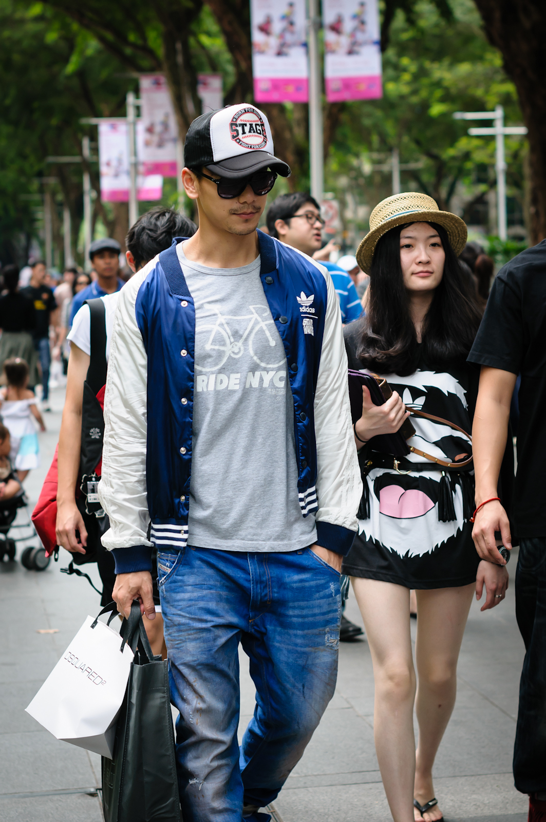Street photography - Man in cap and woman in hat