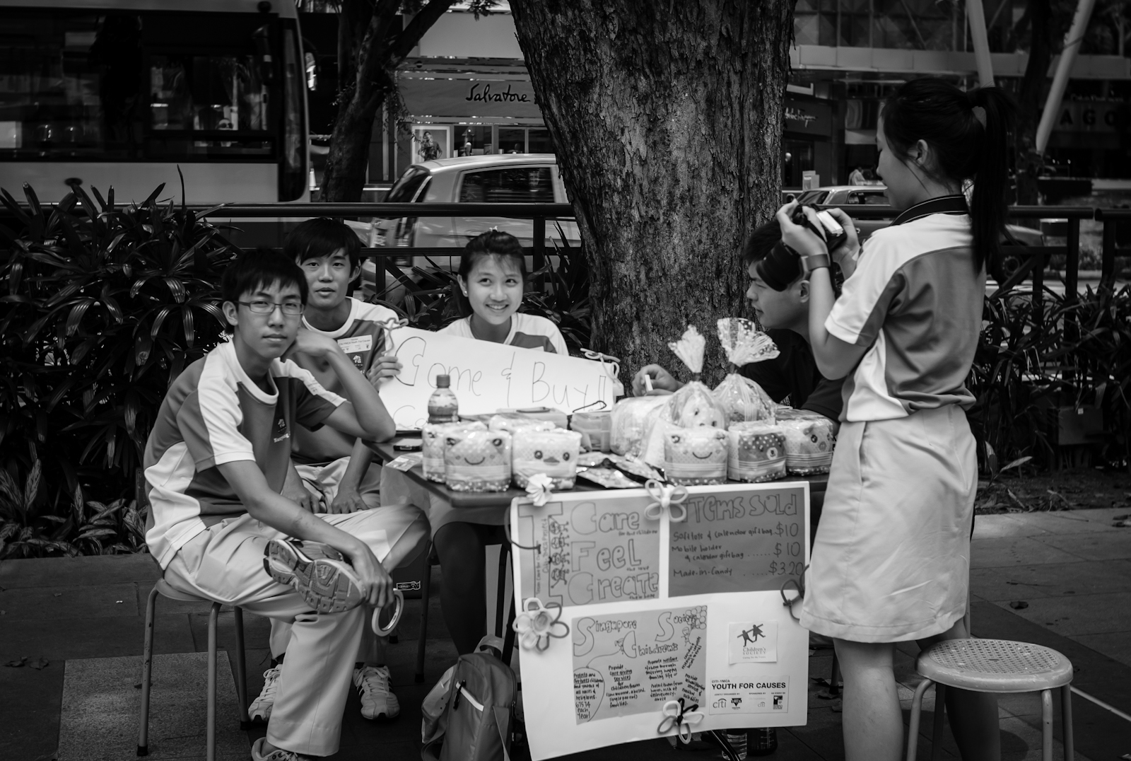 Street photography - charity drive in Orchard by Nanyang Junior College