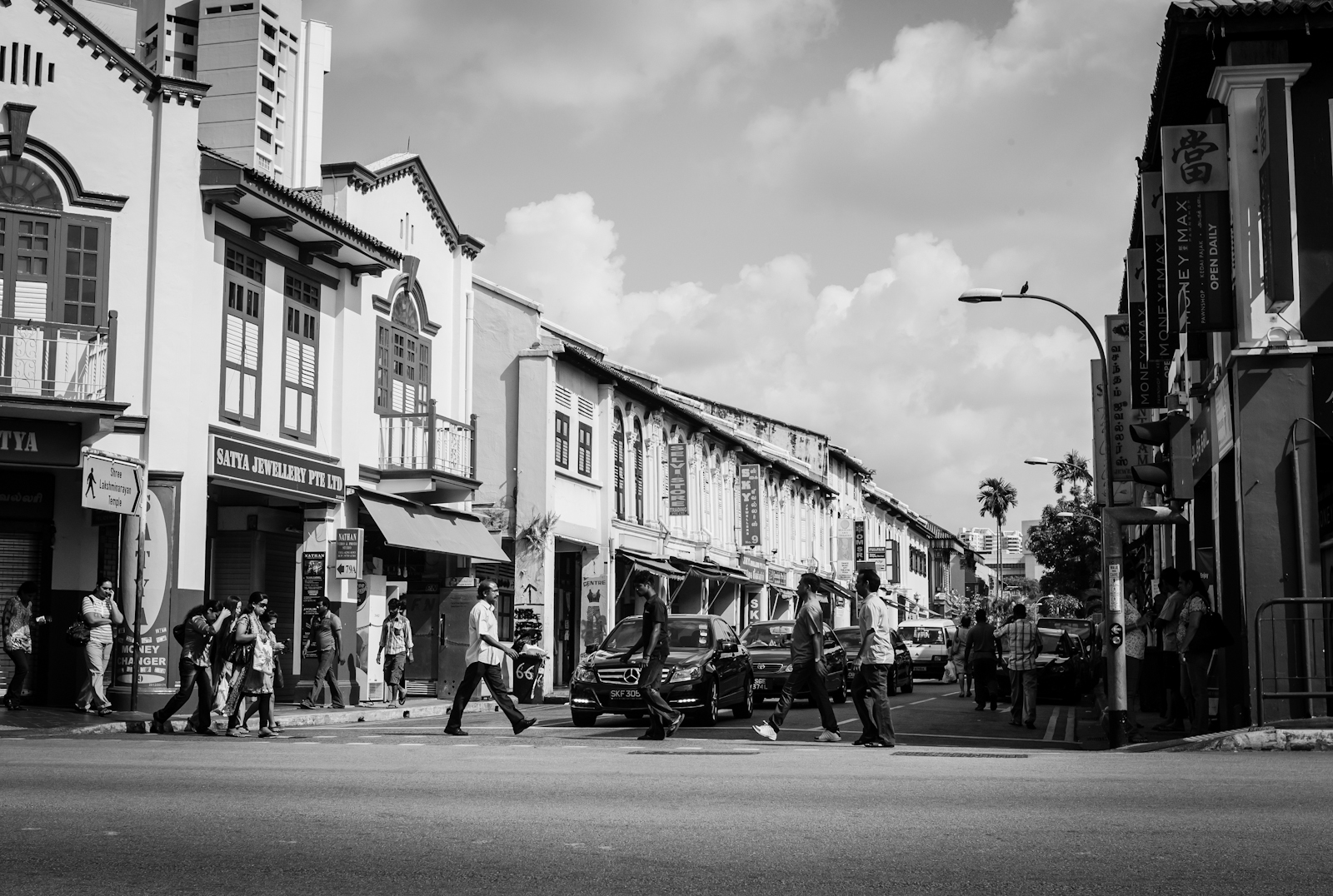 Street photography - Pedestrian crossing in Little India