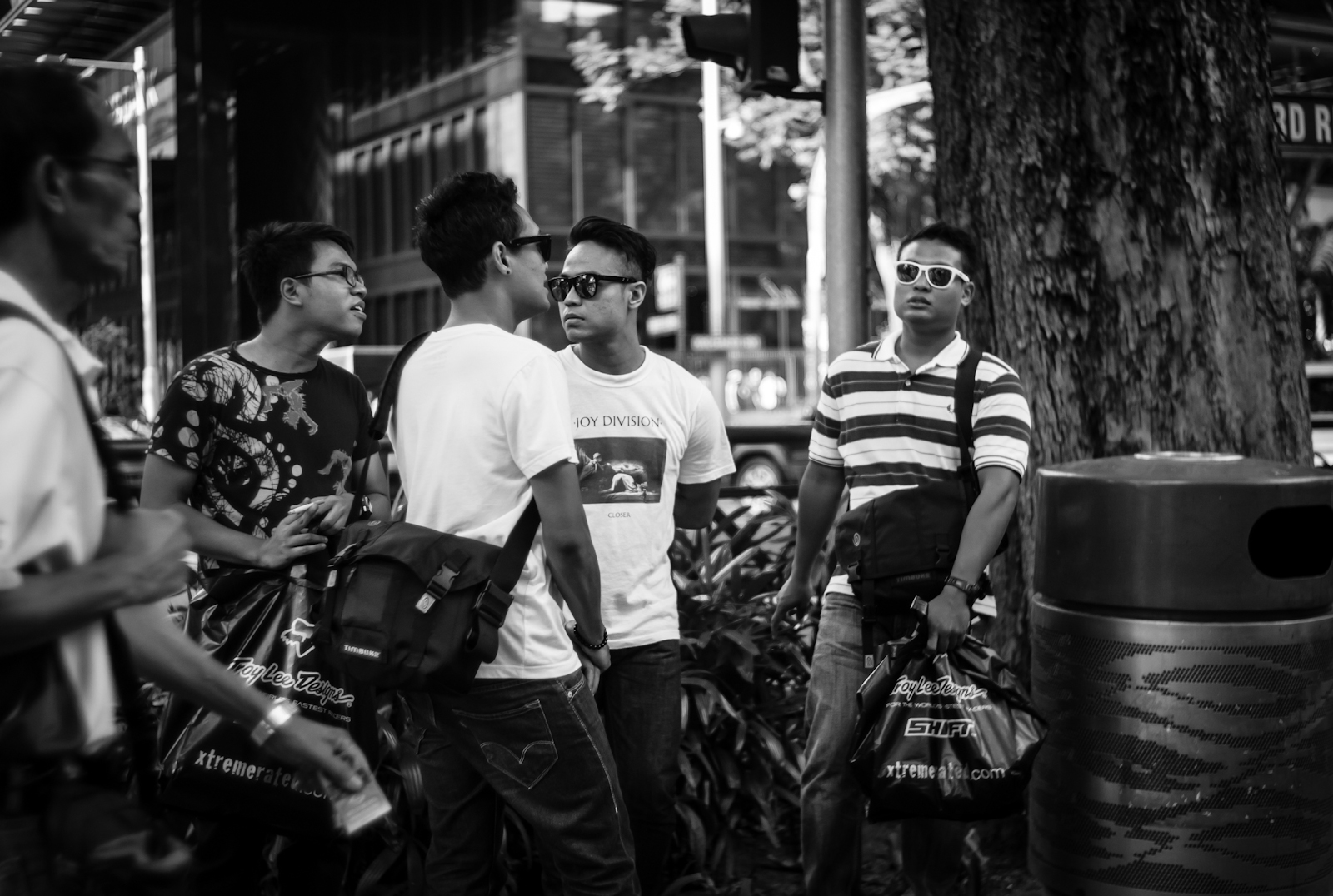 Street photography - Men smoking in Orchard Road